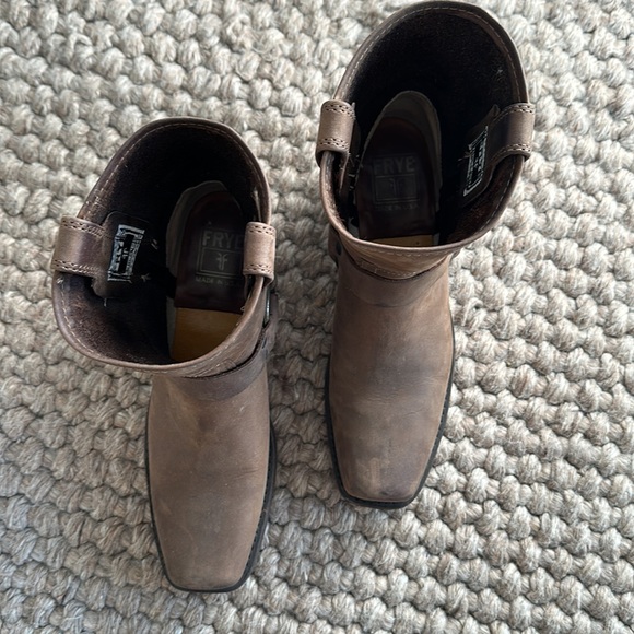 *NEW* The Frye Company Moto Boots - Picture 5 of 8